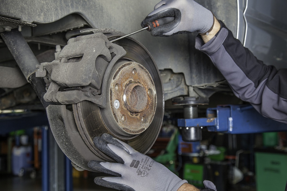 You are currently viewing Warning Signs You Need New Brakes