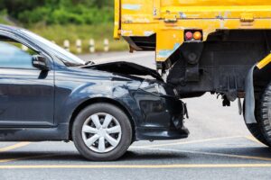 Read more about the article Avoiding Car Accidents With Trucks