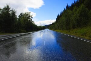 Read more about the article Dangers Of Summer Rain On Roads