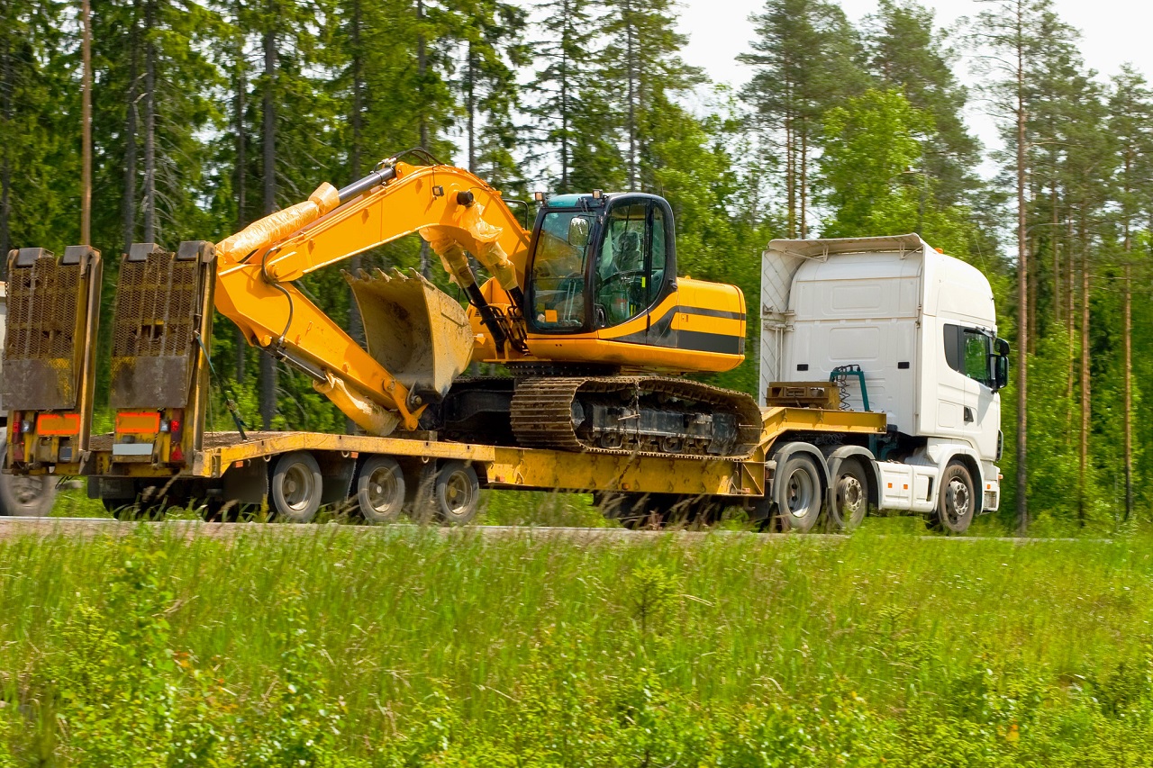 You are currently viewing A Comprehensive Guide to Transporting Large Commercial Loads