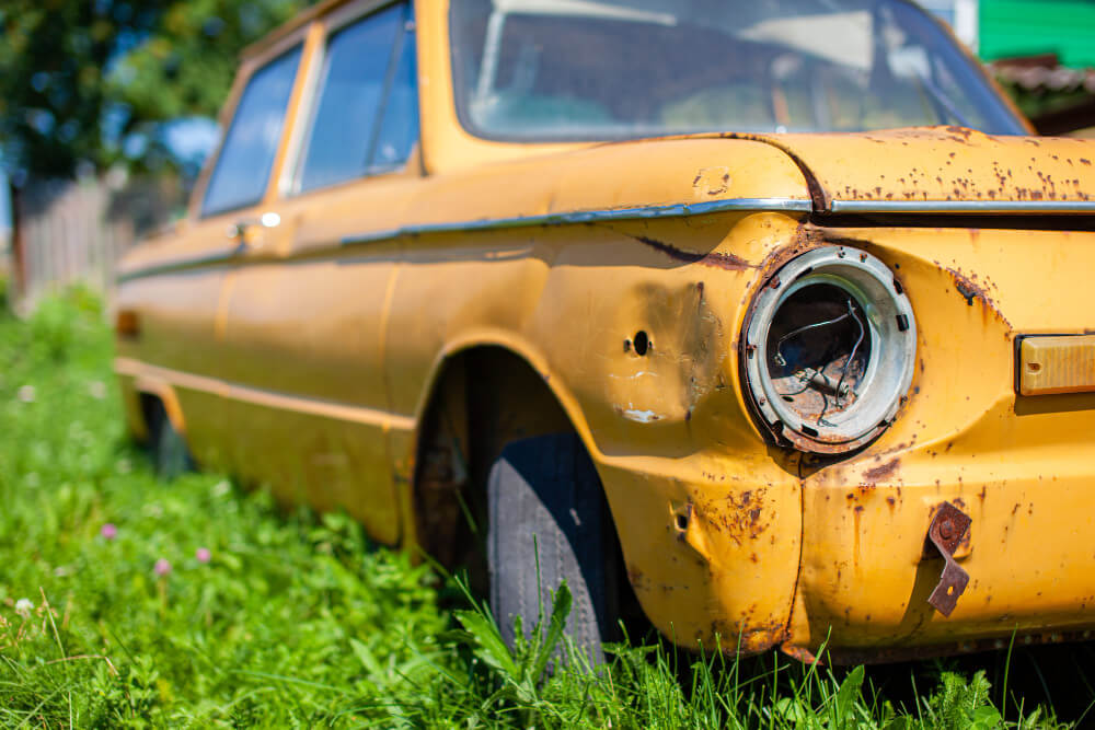You are currently viewing When to Junk Your Car: Clear Signs It’s Time to Let Go